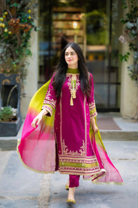 Styleloft.pk Omal By Komal  Luxury Lawn Collection- 3PC Unstitched Embroidered Suit