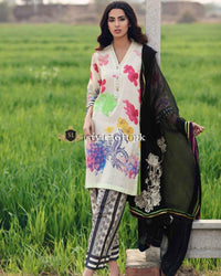 Charizma Embroidered Lawn Collection 2019 3Piece CK-19