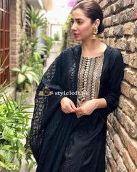 Mahira Khan Spotted Linen 3Piece