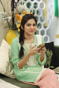 STYLE LOFT.PK Nomi Ansari Lawn 3Piece Suit Spotted by Sanam Baloch